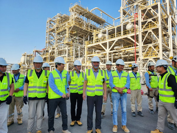 대우건설 정원주 부회장이 중동시장 수주 확대를 위해 광폭 행보를 이어가고 있다.