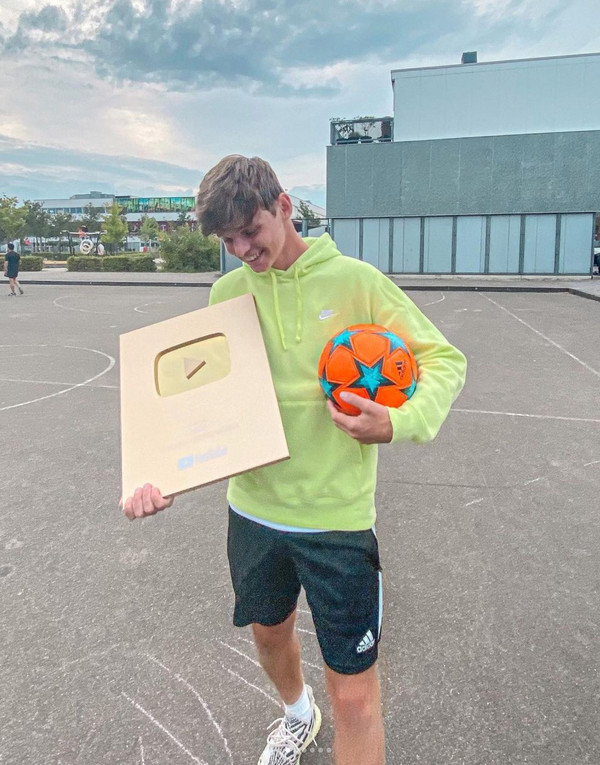  * 사진: Joris Sebregts. 출처= 크리에이터 개인 인스타그램 및 페이스북 페이지