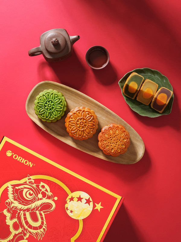 오리온이 베트남 현지에서 출시한 베트남 전통과자 '월병' [사진=오리온 비나]