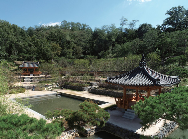 영흥수목원 내 정조효원. (사진제공. 대우건설)