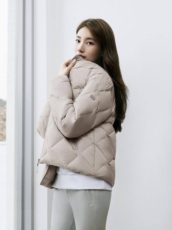 K2 실크스타 큐브다운을 입은 배우 수지 (사진. K2)