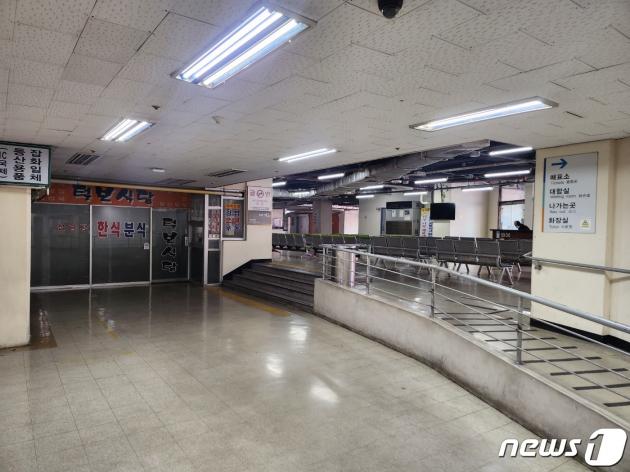 30일 서울 상봉터미널 대합실 ⓒ News1 서상혁 기자