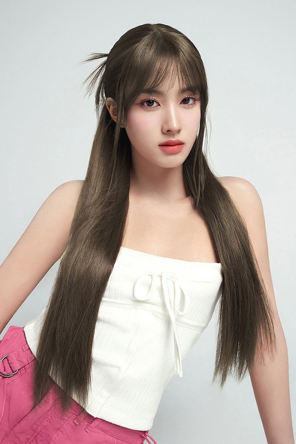 스테이씨 윤이 엑셀랑스 파이지앵 시크의 뮤브로 발탁됐다. (사진제공. 로레알파리)