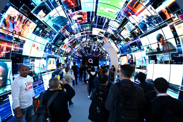 LG 올레드 140여 개로 펼쳐진 webOS 콘텐츠 세상