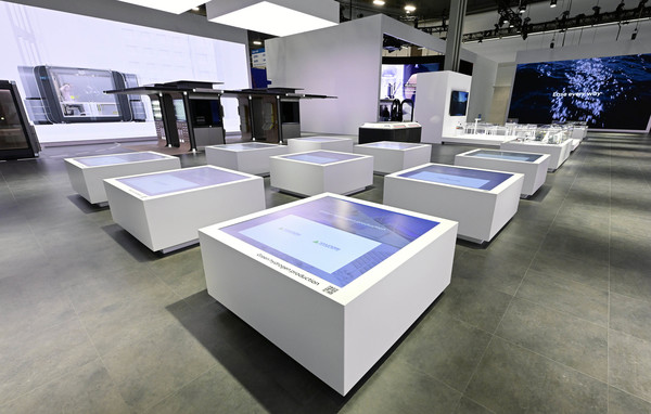 현대차 HTWO Grid 미디어 테이블