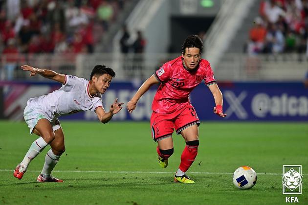 U-23 대한민국 축구 국가대표팀 이태석이 25일(현지시간) 카타르 도하 압둘라 빈 칼리파 스타디움에서 열린 2024 아시아축구연맹(AFC) U-23 아시안컵 8강전 대한민국과 인도네시아의 경기에서 상대 문전을 향해 돌파하고 있다. (대한축구협회 제공) 2024.4.26/뉴스1