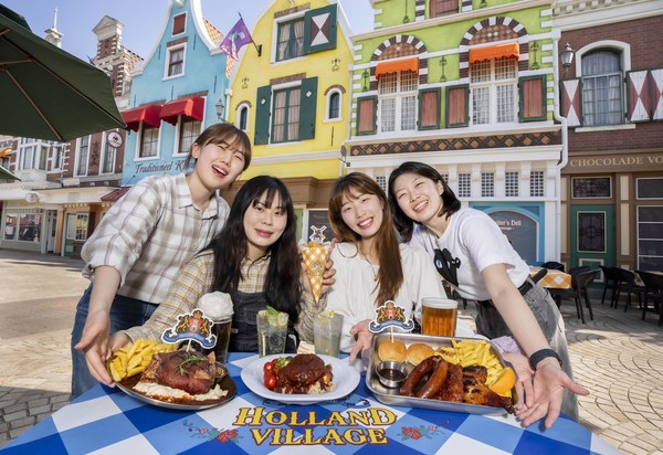 새단장한 에버랜드 홀랜드 빌리지에서는 슈바인학센과 BBQ 플레이트, 미트볼 바비큐 피자 등 메뉴들을 선보인다.