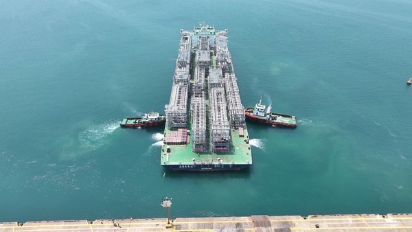 4000톤이 넘는 대형 플랜트 모듈이 미국으로 운송되고 있다. (사진. DL이앤씨)