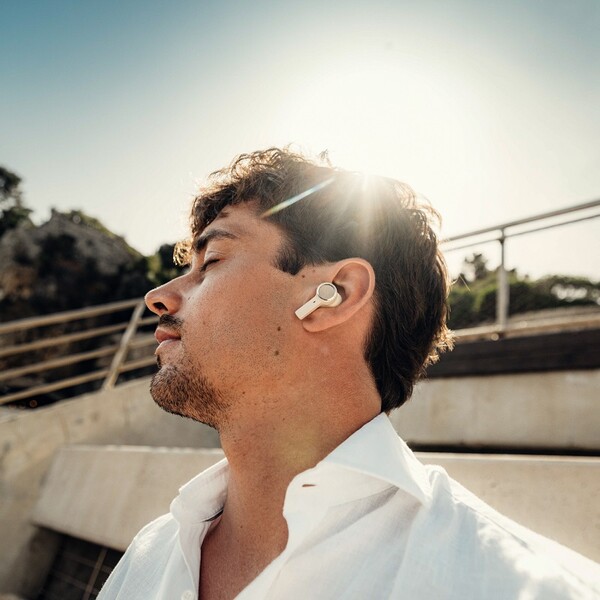  * 뱅앤올룹슨의 글로벌 앰버서더 샤를 르클레르와 베오플레이 EX