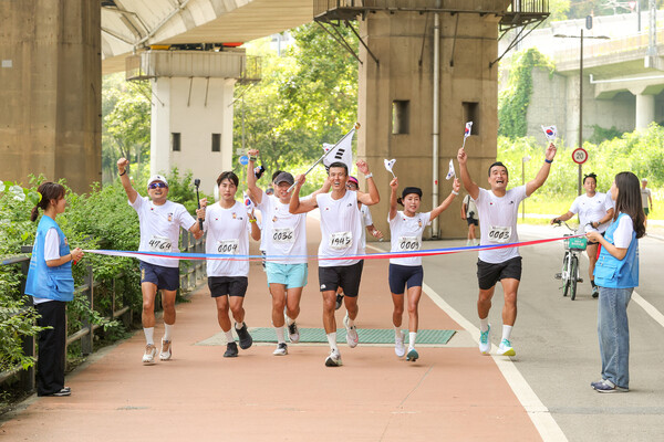 2023년 815런에서 81.5km를 완주한 가수 션 (사진제공. 한국헤비타트)