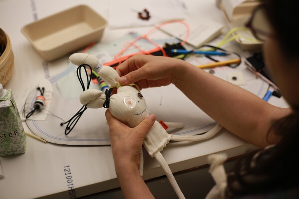 정희기 작가와 함께한 래코드 리테이블 워크숍 진행 모습(사진제공. 코오롱 FnC)