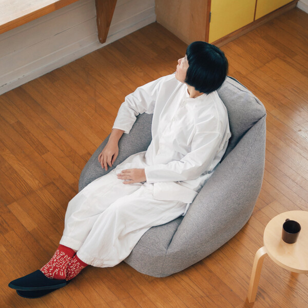  1인용 좌식 소파 ‘공기로 만들어진 소파’ (사진제공. 무인양품)