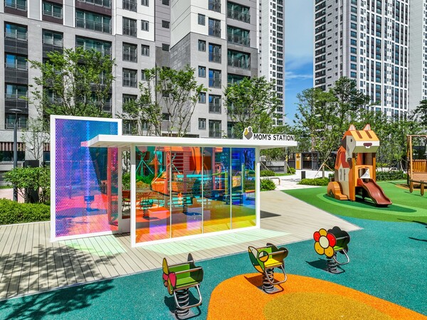 복합형 휴게시설물인 ‘Color of Day(컬러 오브 데이)’가 환경디자인 부문에서 우수디자인상을 수상했다. (사진제공. 현대엔지니어링)