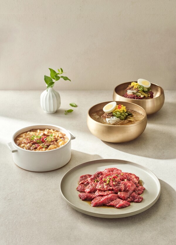 무쇠철판 양념등심 정식 (사진제공=창고43)