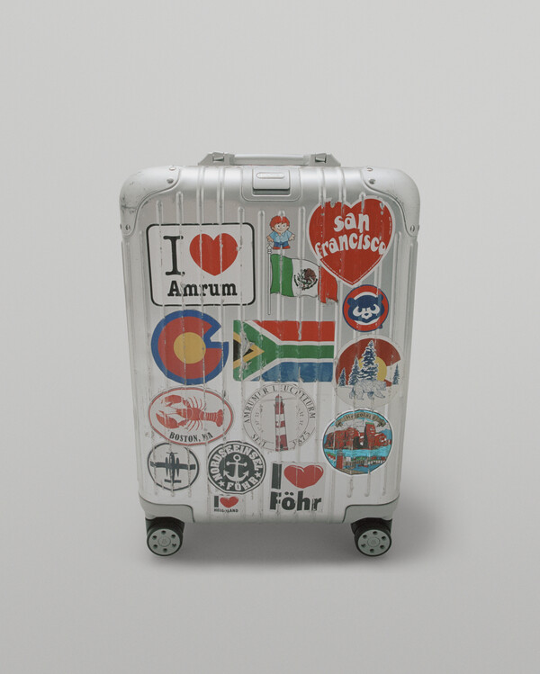 ‘RE-CRAFTED(리크래프티드)’ 빈티지 수트케이스 (사진제공=리모와)