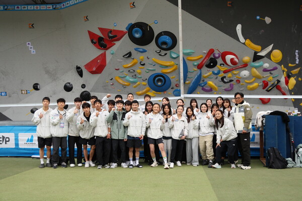 대한민국 국가대표 선수단 단체사진 (사진제공=대한산악연맹)