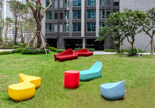 서울시가 개발한 펀디자인 벤치(사진제공=현대건설)