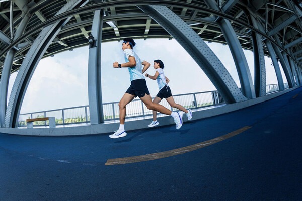 데카트론이 ‘KD900X.2’ 카본화를 출시하고 러닝 캠페인을 전개한다 (사진=데카트론)