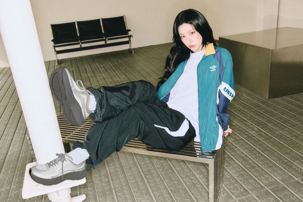 있지(ITZY) 멤버 예지의 키오슈즈 캠페인 화보 (사진=엄브로)