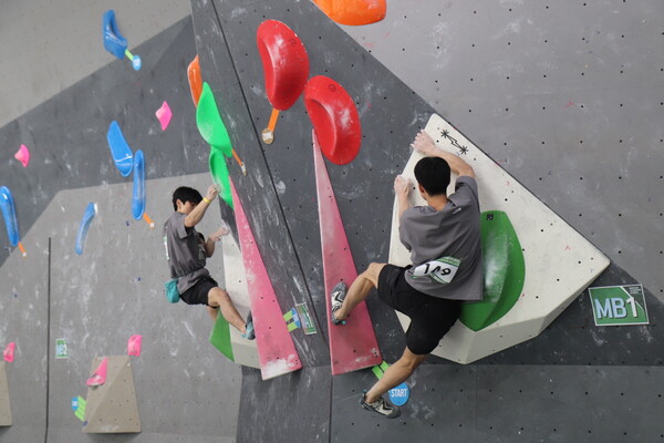 제45회 전국 스포츠클라이밍 볼더 경기 모습 (사진=대한산악연맹)