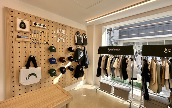 왁X존스 성수 팝업스토어 내부 (사진=코오롱 FnC)