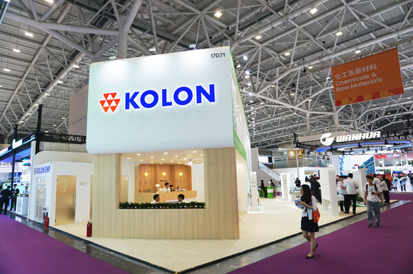 차이나플라스 2025에 참가한 코오롱ENP 전시 부스 전경 (사진=코오롱ENP)