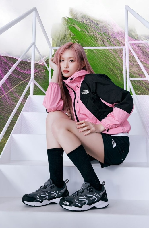  아이브 이서의 '1994 마운틴 재킷' 착용 이미지 (사진=노스페이스)