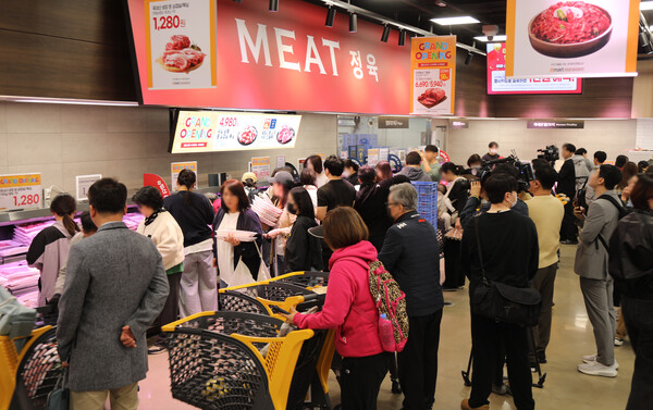 이마트 푸드마켓 고덕점 정육코너 (사진=이마트)