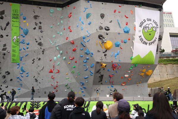 제16회 코오롱스포츠컵 전국 청소년 스포츠클라이밍대회 경기 장면 (사진=대한산악연맹)