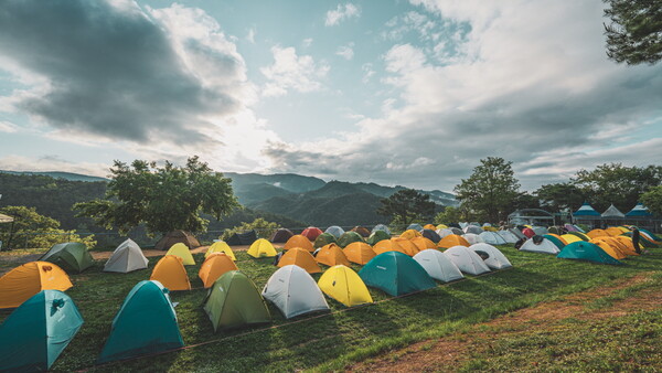 몽벨 아웃도어 트레일 행사장에 세워진 텐트. (사진제공= 몽벨)