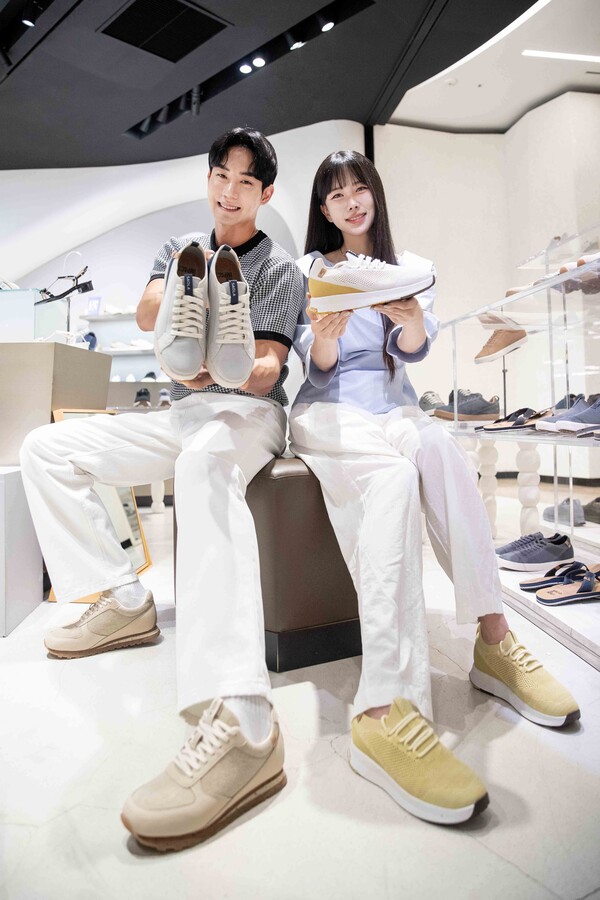 신세계백화점이 강남점 4층에 프랑스 친환경 슈즈 브랜드 매장을 선보였다. (사진제공=신세계백화점)