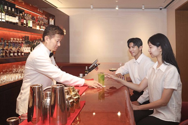 하우스오브신세계 강남에 문을 연 칵테일 바 ‘슈퍼스타 by 폴스타’ (사진제공=신세계백화점)