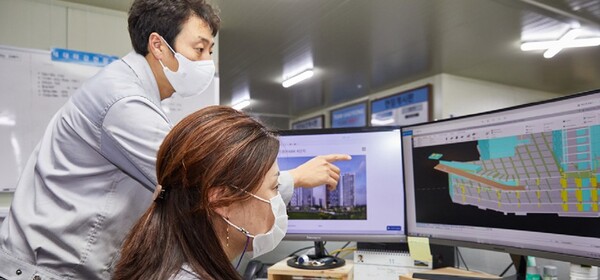 AI(인공지능)와 DX(디지털 전환) 기술을 통해 현장 상황을 본사와 실시간으로 공유한다. (사진제공=HDC현대산업개발)