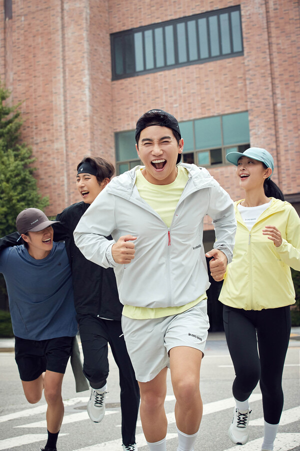 르꼬끄 스포르티브가 가을·겨울 시즌을 맞아 개그맨 유세윤과 ‘미워도 다시 한 런(RUN)’ 캠페인을 시작한다. (사진제공=데상트코리아)