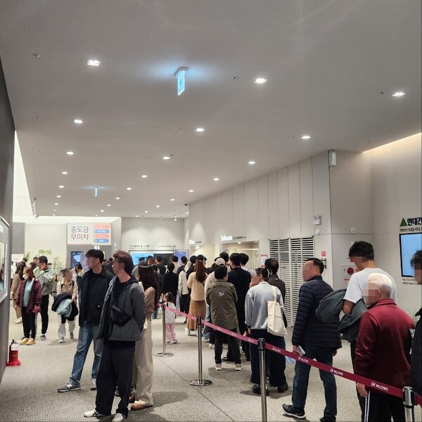 힐스테이트 광명11(가칭) 견본죽택에 주말동안 많은 방문객들이 다녀갔다. (사진제공=현대건설)