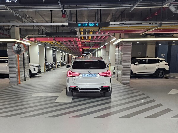 래미안 아파트 주자창 (사진=삼성물산)