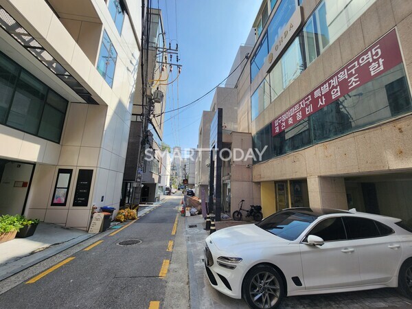 압구정5구역 조합 사무실 인근의 거리. 출처=김종현 기자
