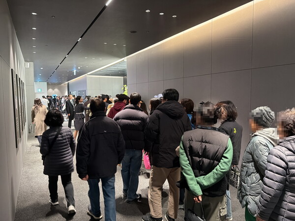 의왕시청역 SK뷰 아이파크 견본주택에 주말 동안 많은 인파가 몰렸다. (사진제공=SK에코플랜트 컨소시엄)